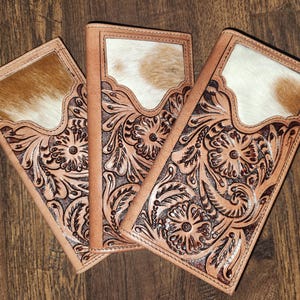 Cartera Rodeo de cuero genuino y piel de vaca repujada