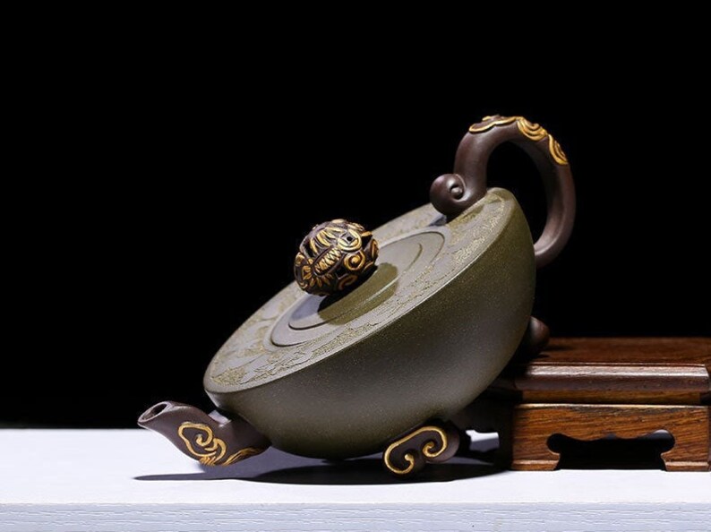 Handmade Yixing Zisha Clay Teapot F0802 240ml