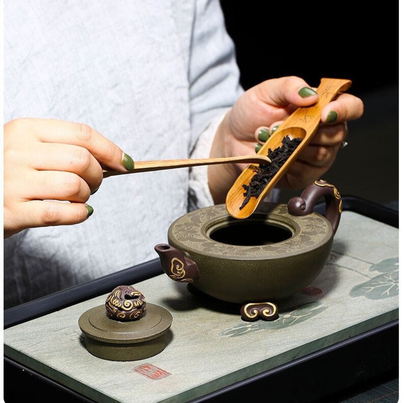 Handmade Yixing Zisha Clay Teapot F0802 240ml