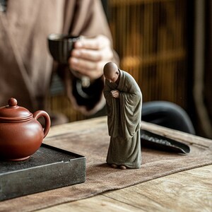 Real Yixing Zisha Tea Pet Monk Pee Doll China Creative Tea Play - Foto 3