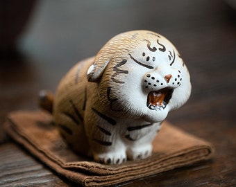 Handmade Yixing Zisha Clay Tea Pet Tiger FJ673