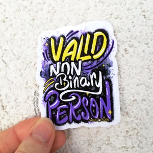 Adesivo in vinile graffiti persona non binaria valida, adesivi per laptop impermeabili, decalcomania LGBTQ, bandiera dell'orgoglio non binario, regalo