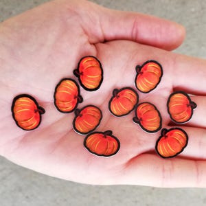 Paquete de 10 mini pegatinas de calabazas góticas para Halloween, espeluznantes recuerdos de fiesta para álbumes de recortes, calcomanías de vinilo para portátiles para decorar botellas de agua en otoño.