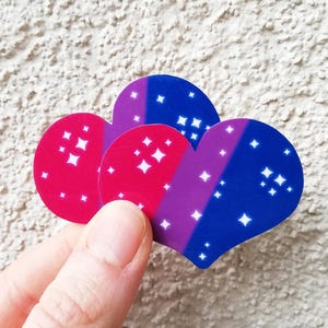 Décalcomanie autocollante en vinyle imperméable coeur bisexuelle - Idée cadeau LGBTQIA pour ordinateurs portables, bouteilles d'eau, gobelets, agendas, etc.