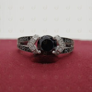 Unique Black Onyx Engagement Ring, Black Stone Bridal Ring for Women, Round Solitaire Wedding Ring, Vintage Art Deco Ring, Anniversary Gift