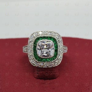 2.00 Carat Antique Cushion Cut Diamond avec Emerald Halo Bague de fiançailles, Coussin Bezel Ring, Antique Art Deco Ring, Wedding Ring