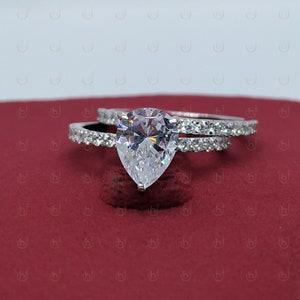 Pear Engagement Ring Set, Pear Shaped Unique Pear Cut Solitaire Rings Stacking Band Set Classic Bridal Promise Anniversary gift for women