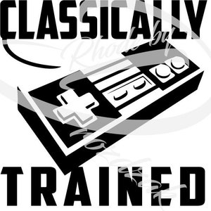 Könnte beinhalten: Schwarz-weiß-Illustration eines klassischen Videospiel-Controllers mit dem Text "Classically Trained" darüber.