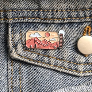 Travel Pin, Bottle Hiking Adventure Enamel Pin Badge Mountain Pin Badge Gift Travellers Metal Pin - TP004