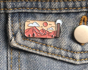 Reispin, fles wandelen avontuur emaille pin badge berg pin badge cadeau reizigers metalen pin - TP004