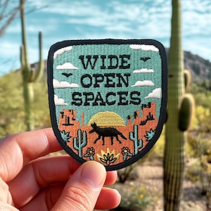 Travel patch, wanderer desert adventure patch, iron on explorer embroidered badge adventure patch, joshua tree national park patch - P017