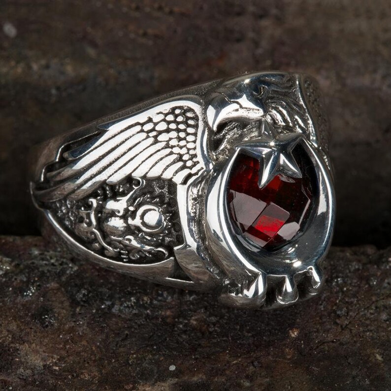 Мощи димитрия солунского. Кольцо мощи. Мощи спиридона тримифунтского. Венец. Кольцо мощи.