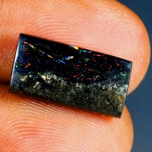 4,39 ct Prächtiger Smaragd (16 x 9 mm) 100% natürlicher (nicht erhitzter) australischer Boulder Matrix Opal Edelstein