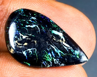 6.13 カラットの見事なファンシー (21 x 13 mm) 100% 天然 (非加熱