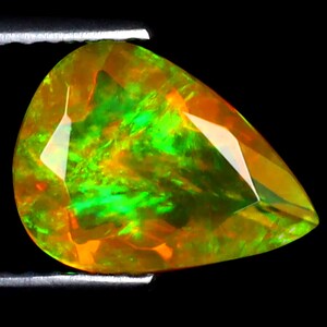 1,32 ct Fantastische Birne (10 x 8 mm) äthiopischer 360 Grad blinkender Regenbogenopal Natürlicher Edelstein