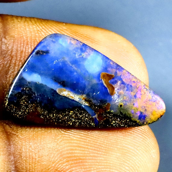 8.57 カラットの驚くべきファンシーシェイプ (24 x 14 mm 8.57 カラットの驚くべきファンシーシェイプ (24 x 14 mm