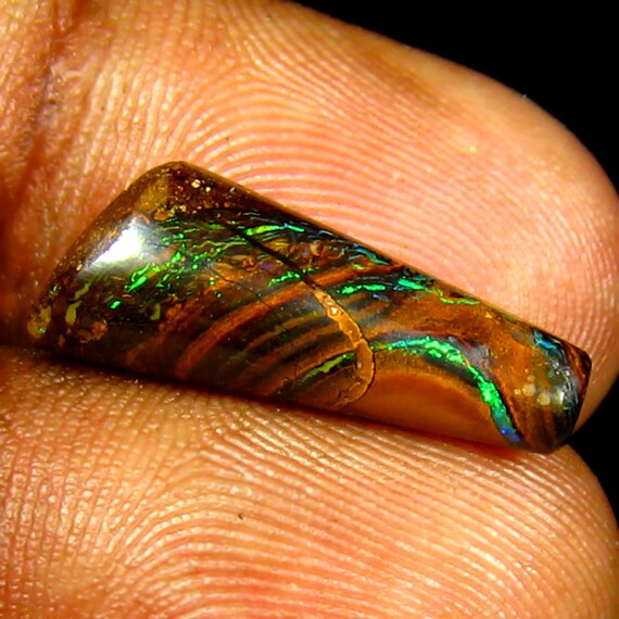7.22 Ct Eye-opening Fancy Shape (19 X 8 Mm) Multi Color