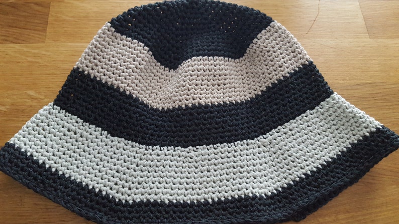 Commuter Hat Beach Hat CottonNylon Travel Hat Striped Hat Sunny Day Bucket Hat Washable