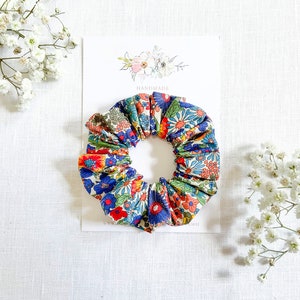 Liberty of London Scrunchies, Margaret Annie Tana Lawn Cotton Scrunchie, Floral Hair Scrunchies for Women, Handmade Scrunchies Women Gifts