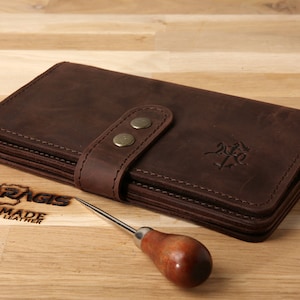 Organizador de billetera de cuero marrón largo