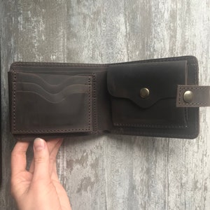 Portafoglio in pelle a tre ante / Portafoglio marrone / Portafoglio con slot extra per carte / Portafoglio minimalista / Portafoglio inciso / Regalo di Natale / Regalo di compleanno per uomo