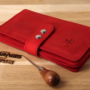 Cartera grande de cuero rojo / Cartera para teléfono de mujer / Cartera de gran capacidad para uso diario / Cartera grabada / Regalo de Navidad / Regalo de cumpleaños para mujer