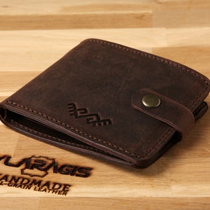 Cartera plegable de cuero marrón hecha a mano para hombre