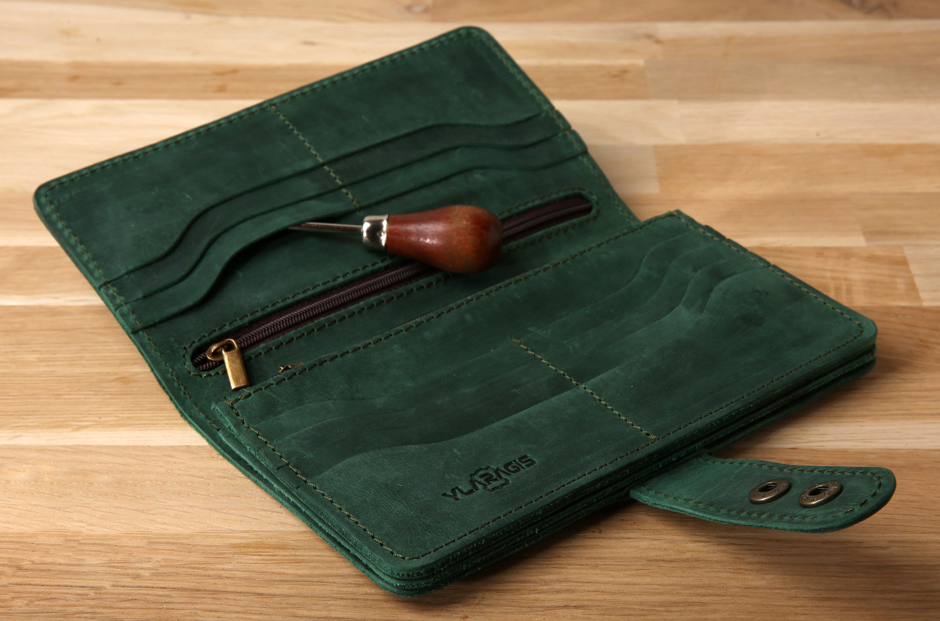 Stylish Long Leather Wallet Organizer