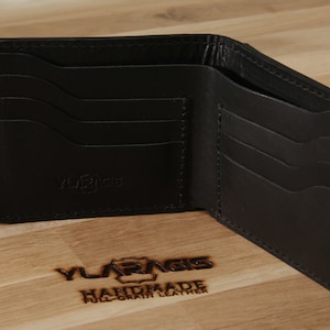 Handgefertigter Kartenhalter aus schwarzem Leder, minimalistische schlanke Brieftasche, kleine Reisekarte und Bargeldbrieftasche, Brieftasche für Herren, falten Sie Bargeldhalter