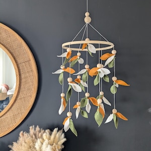 Leaf mobile, Boho baby mobile, boho mobile, Boho nursery decor, boho baby room, modern baby mobile, musical mobile, mobile with leaf