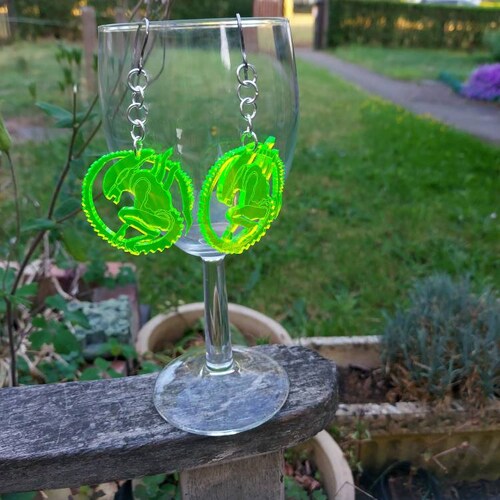 Face Hugger Alien Xenomorph Enamel Earrings Etsy