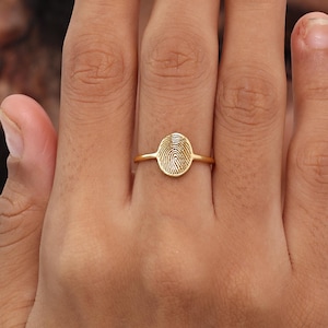 Bague commémorative empreinte de pouce - Bijoux personnalisés avec empreintes digitales - Bague délicate gravée sur mesure - Bijoux du souvenir - Cadeaux de la Saint-Valentin