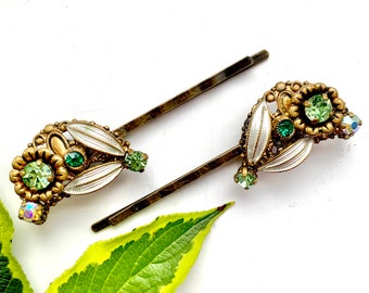 1930s Vintage Green Hair Clips For Wedding, Jewelled Green Hair Slides For Women, Green Bridal Hair Pins, Green Vintage Bobby Pins For Bride