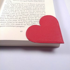 marque page coeur métallique pour livre original rouge