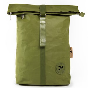 PAPERO Rucksack aus Kraft Papier 13-22L, Leicht, Robust, Wasserfest veganes Leder, nachhaltig,recycelbar mit Laptopfach Ultraminimalistisch Grün