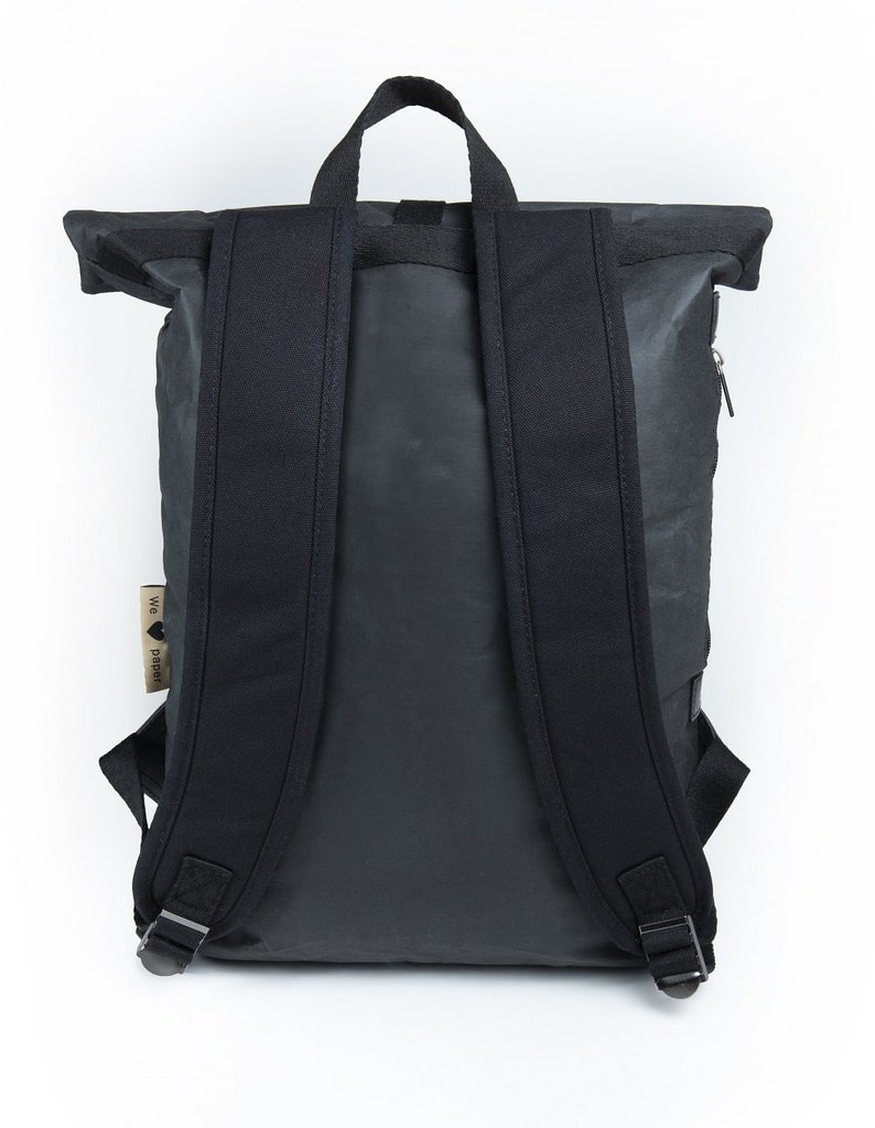 PAPERO Rucksack aus Kraft Papier 13-22L, Leicht, Robust, Wasserfest veganes Leder, nachhaltig,recycelbar mit Laptopfach Ultraminimalistisch Bild 9