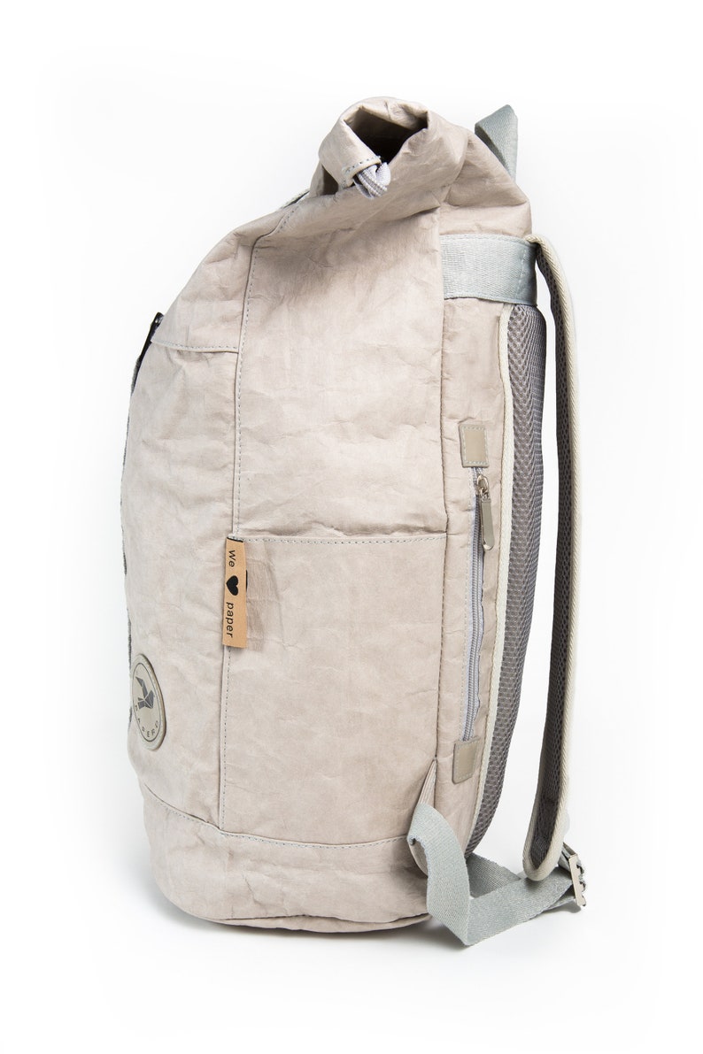 PAPERO Rucksack aus waschbarem Kraft Papier 28L leicht, robust und wasserfest nachhaltig mit Laptopfach 15 Zoll für Herren und Damen Bild 8