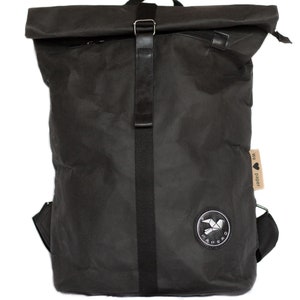 PAPERO Rucksack aus Kraft Papier 13-22L, Leicht, Robust, Wasserfest veganes Leder, nachhaltig,recycelbar mit Laptopfach Ultraminimalistisch Bild 8