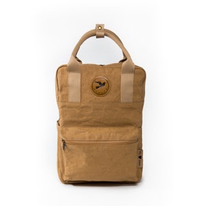 Rucksack aus Kraft Papier PAPERO 2 in 1 Handtasche LYNXII , Robust, leicht wasserfest, vegan, nachhaltig, fair nachwachsendes Material Braun