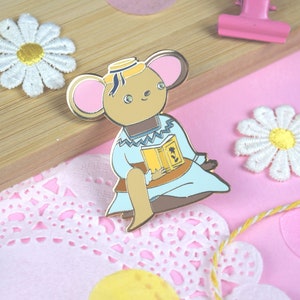 Cottage Mouse Enamel Pin - Cute Handmade Pin - Nature inspired Lapel Badge Pin - Cute Animal enamel pin - Rat Enamel Pin