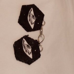 Unique gift | UFO earrings | black & white | aliens | space | space ship | flying saucer | lever back hooks | lightweight | fun