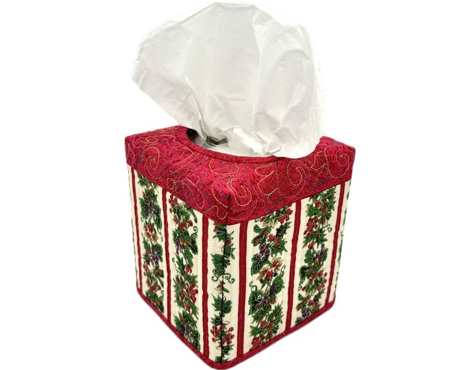 Quilted Tissue Box Cover for Christmas Delicate Vertical Wreath Motif