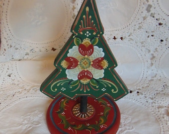 Rosemaling design packet for mini–Christmas Tree Favor