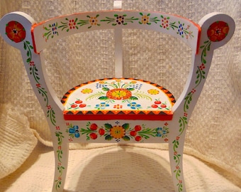 DESIGN PACKET: Rosemaling, Os miniature three legged chair.