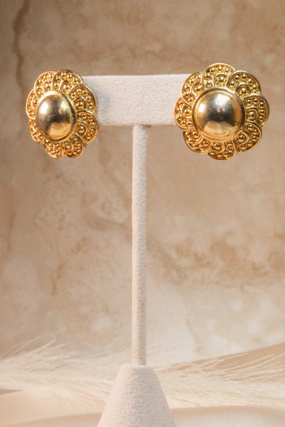 vintage trifari stud earring Gem