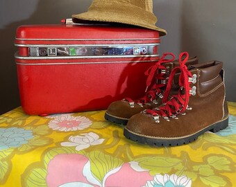 dunham's womens boots