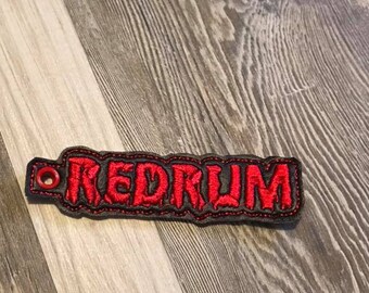 REDRUM, asesinato escrito al revés, llavero de terror bordado archivo de diseño digital 4x4