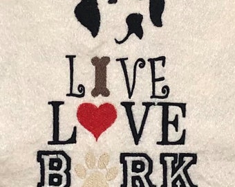 Live Love Bark Saying Embroidery Digital Design File 5x7 Paw print perro hueso corazón applique