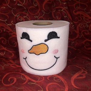 Faccia strabista, regalo per la casa, serie Snowman, design da ricamo, file digitale, cerchio 4x4, carta igienica, disegni di fienile grossi, impilabile