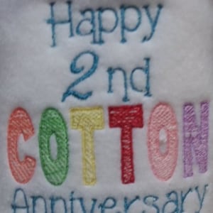 Buon anniversario, 2° anno, carta igienica, file di ricamo, design digitale, riscaldamento della casa, arredamento del bagno, bomboniera, grosso fienile, cotone